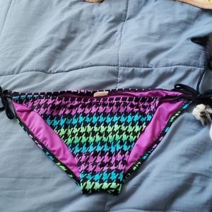 Three individual bikini bottoms (L/12)